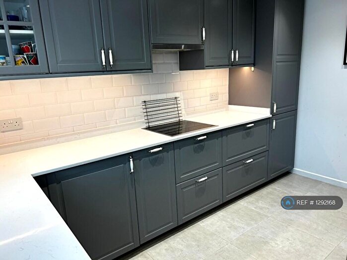 3 Bedroom Terraced House To Rent In Linksway, London, NW4