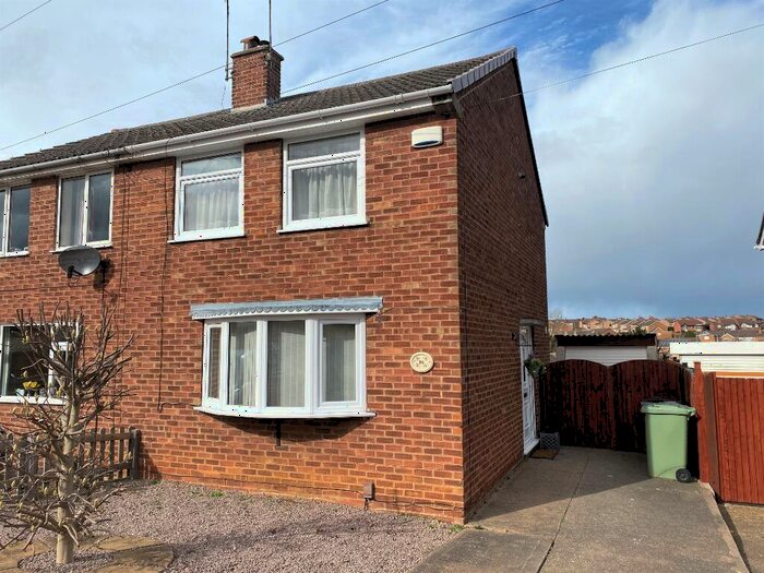3 Bedroom Semi-Detached House To Rent In Newport Avenue, Grantham, NG31