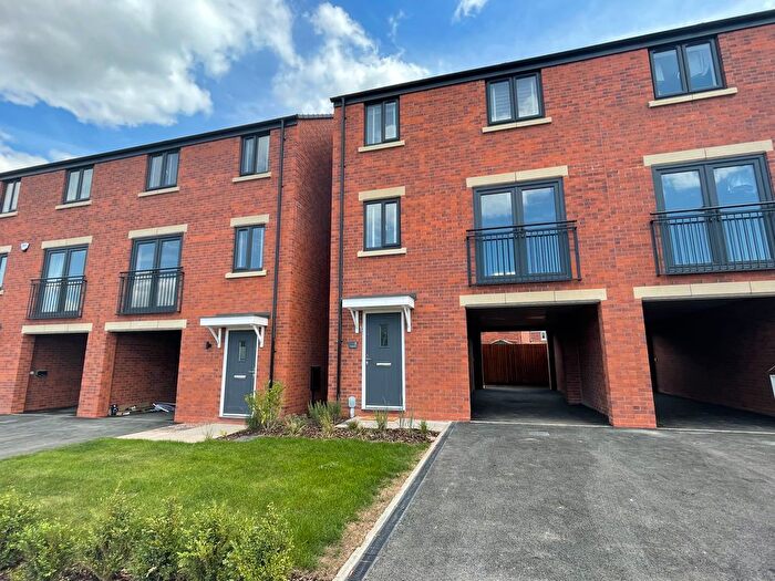 3 Bedroom Semi-Detached House To Rent In Smith Close, Lichfield, WS14