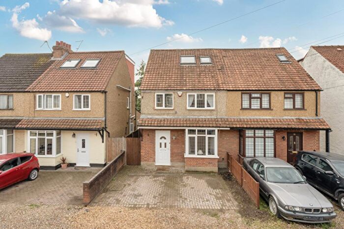 4 Bedroom Detached House For Sale In Slough, SL2