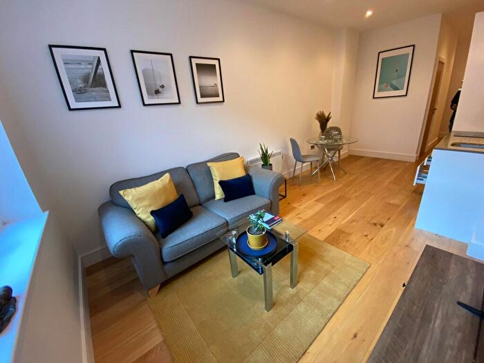 1 Bedroom Apartment To Rent In The Landmark, LU1