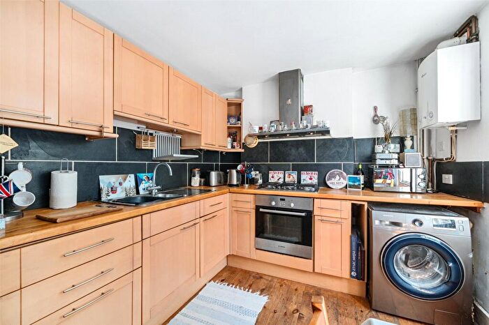 2 Bedroom Terraced House For Sale In Chapel Road, London, SE27