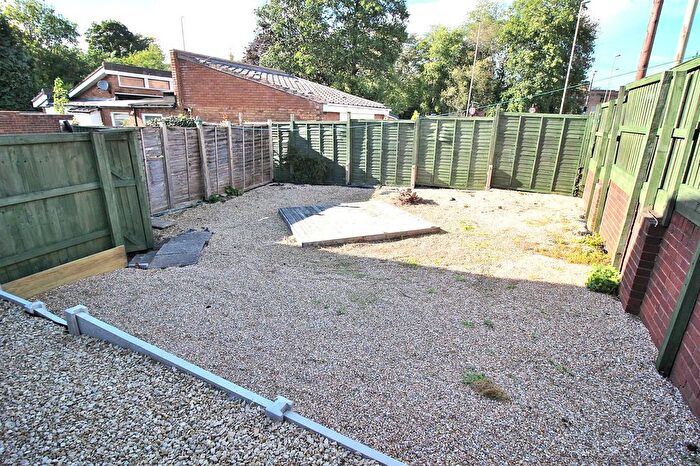 2 Bedroom Flat For Sale In Grange Crescent, Halesowen, B63