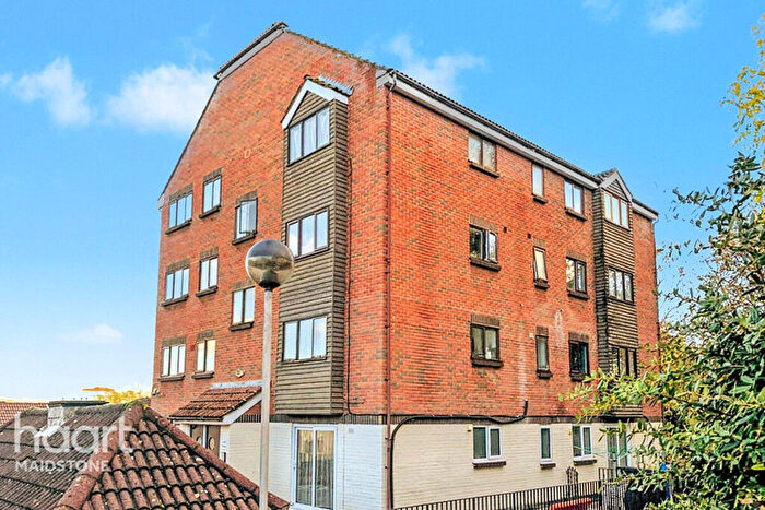 2 Bedroom Apartment For Sale In Springvale, Maidstone, ME16