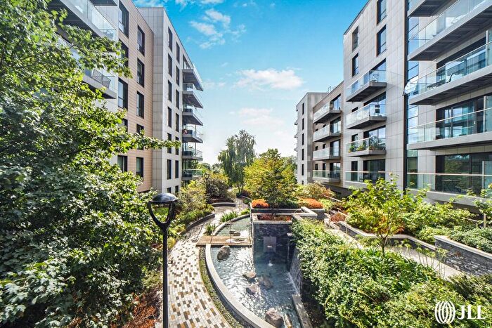 3 Bedroom Apartment For Sale In City View Apartments, Devan Grove, N4