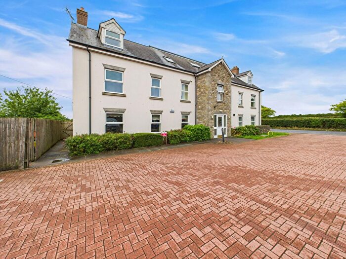 1 Bedroom Flat For Sale In Grove Road, Berry Hill, Coleford, GL16