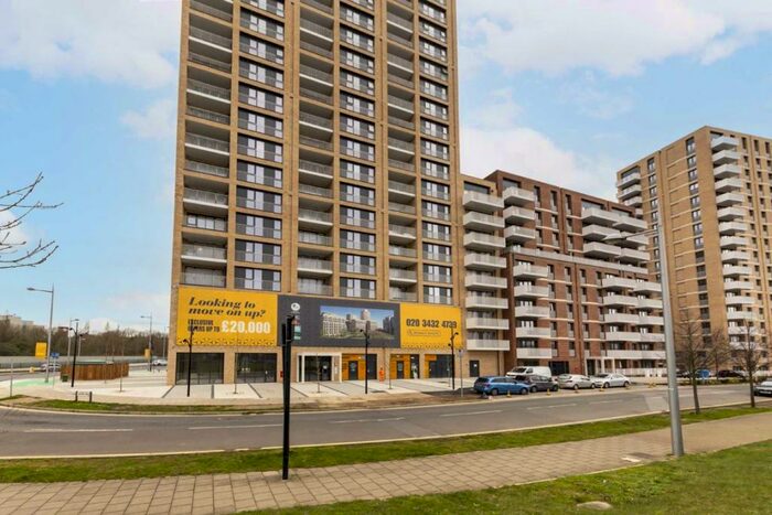 2 Bedroom Flat To Rent In Lakeside Drive, Park Royal, NW10