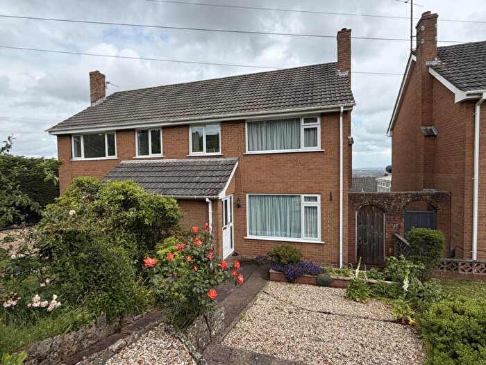 3 Bedroom Semi Detached House For Sale In Barley Farm Road, St Thomas, EX4