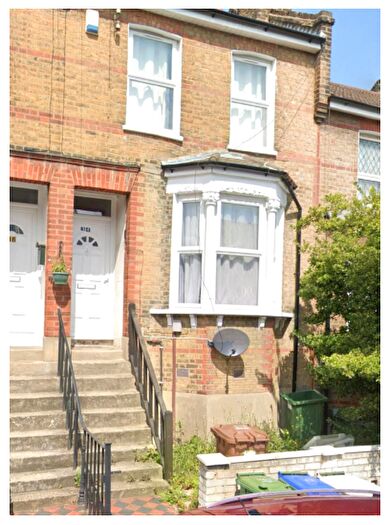 3 Bedroom Terraced House To Rent In Maximfeldt Road, Erith, DA8
