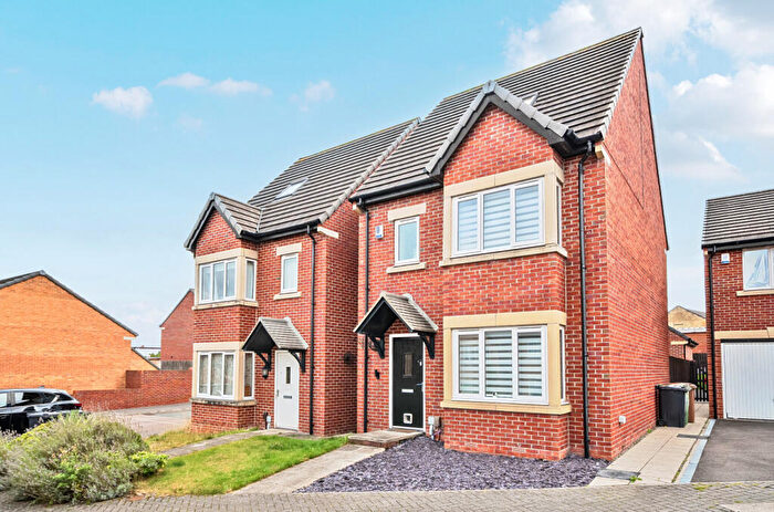 4 Bedroom Detached House For Sale In Round Hill Road, Pudsey, West Yorkshire, LS28