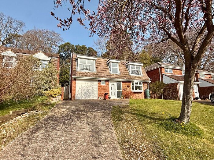 4 Bedroom Detached House For Sale In Belvedere Road, Dibden Purlieu, SO45