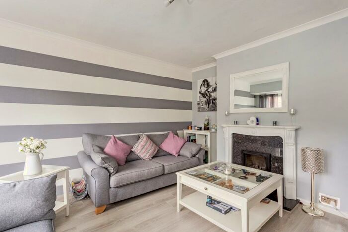 2 Bedroom Maisonette To Rent In Bulkeley Avenue Windsor, SL4