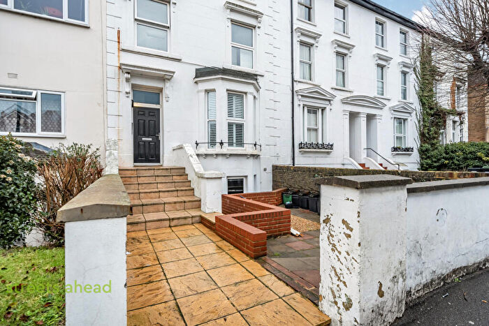 2 Bedroom Apartment For Sale In Addiscombe Road, Croydon, CR0