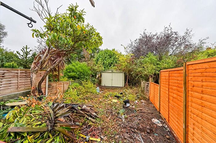 3 Bedroom Terraced House For Sale In College Road, Walthamstow Village, London, E17