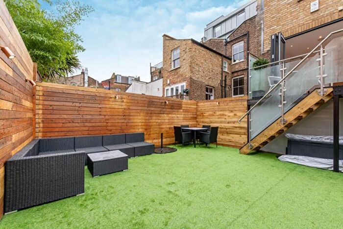 4 Bedroom House To Rent In Bennerley Road, Battersea, SW11