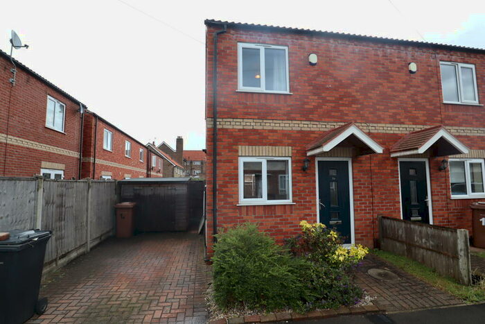 2 Bedroom Semi-Detached House To Rent In Queen Mary Road, Lincoln, LN1