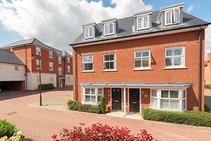 4 Bedroom Semi-Detached House To Rent In Monroe Way, Kings Hill, ME19