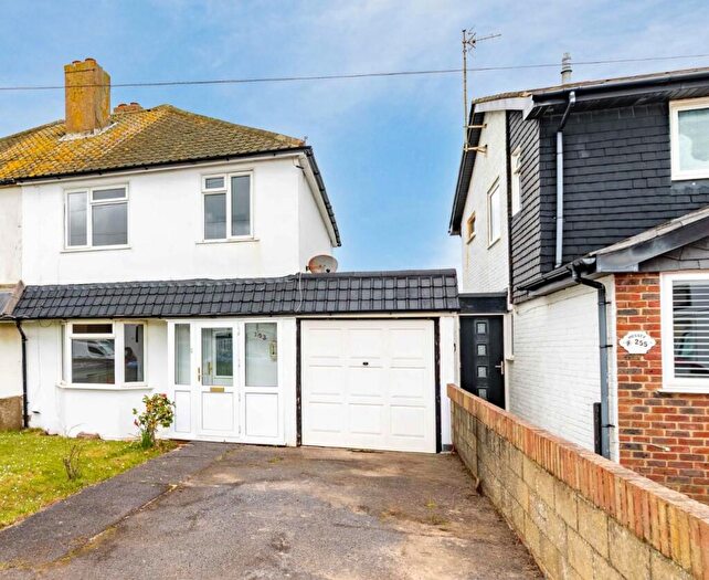 3 Bedroom Semi Detached House For Sale In Brighton Road, Lancing, BN15