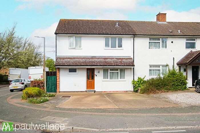 3 Bedroom End Of Terrace House For Sale In Hawkenbury, Harlow, CM19