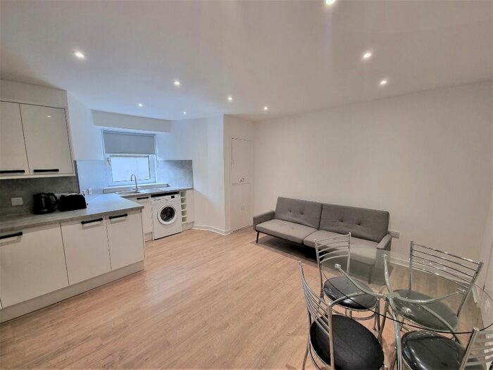 1 Bedroom Flat To Rent In Roslin Terrace, City Centre, Aberdeen, AB24