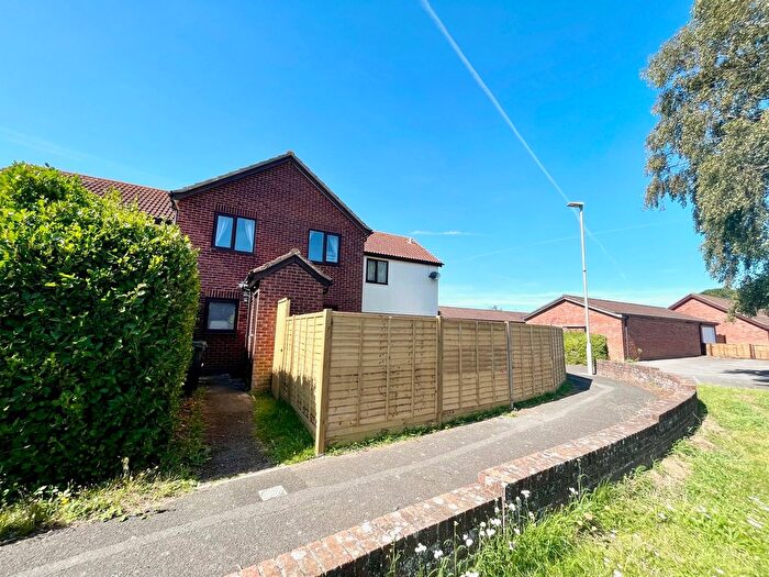 2 Bedroom Property To Rent In Saffron Drive, Christchurch, BH23