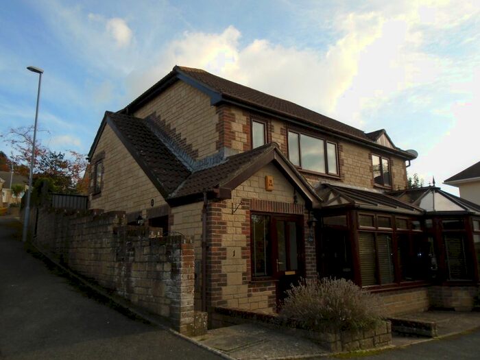 2 Bedroom Flat To Rent In Furzy Close, Preston, Weymouth, DT3