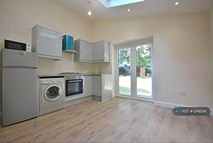 3 Bedroom End Of Terrace House To Rent In Townsend Close, Bracknell, RG12
