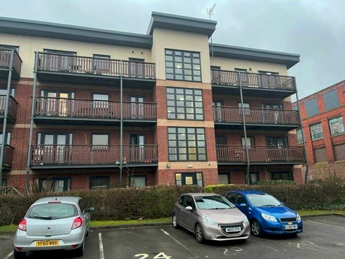 2 Bedroom Apartment To Rent In Canalside, Radcliffe, M26