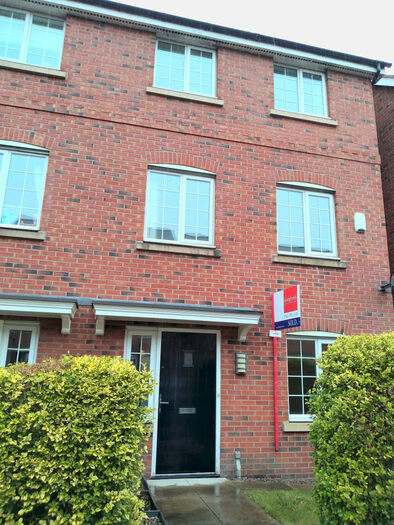 5 Bedroom Mews To Rent In Weaver Chase, Stoneclough, M26