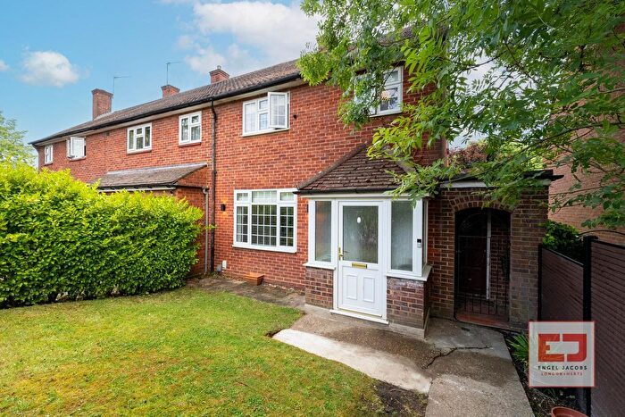 3 Bedroom Terraced House For Sale In Burghley Avenue, Borehamwood, WD6