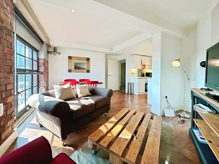 2 Bedroom Flat To Rent In Crispin Lofts, New York Road, Leeds, West Yorkshire, LS2