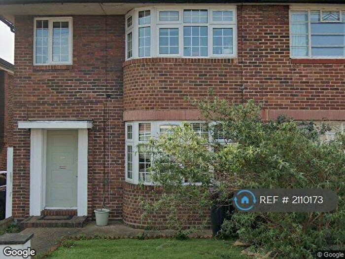 4 Bedroom Semi-Detached House To Rent In Sandhurst Drive, Ilford, IG3