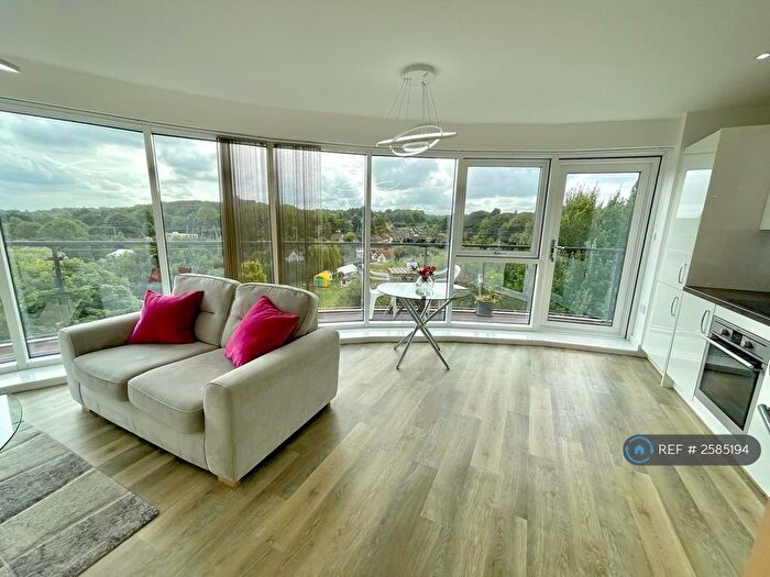 2 Bedroom Penthouse To Rent In The Embankment, Nash Mills Wharf, Hemel Hempstead, HP3