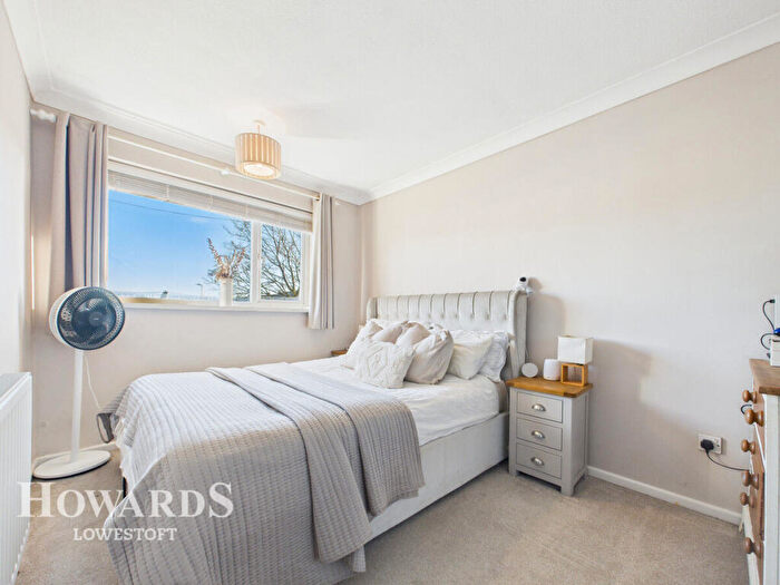 3 Bedroom Terraced House For Sale In Stirling Close, Lowestoft, NR32