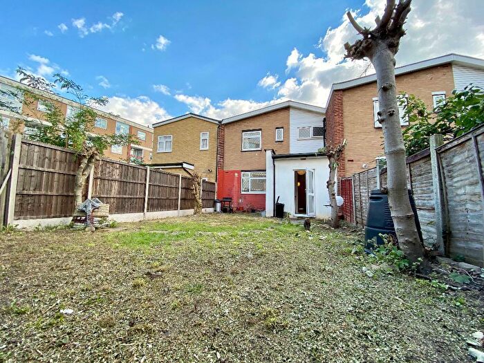 5 Bedroom Terraced House To Rent In Redmans Road, London, E1