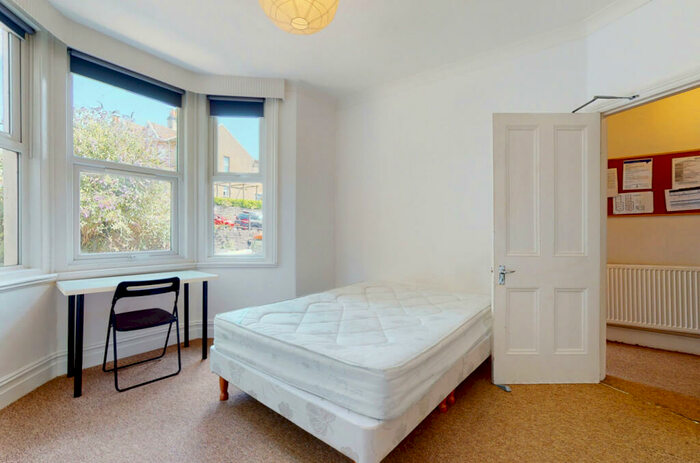 7 Bedroom House To Rent In Hayes Place, BA2