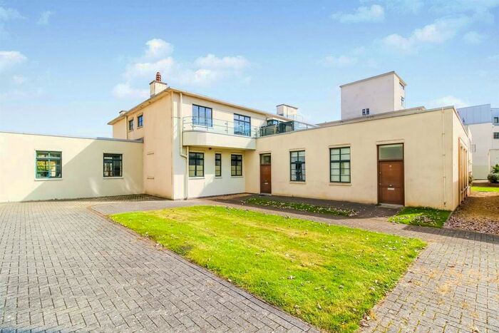 2 Bedroom Apartment To Rent In Hayes Road, Sully, Penarth, CF64