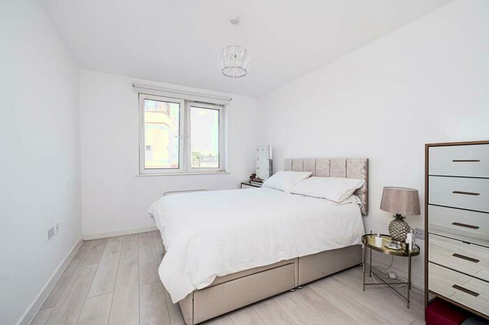 1 Bedroom Flat To Rent In Tyssen Street, Dalston, London, E8