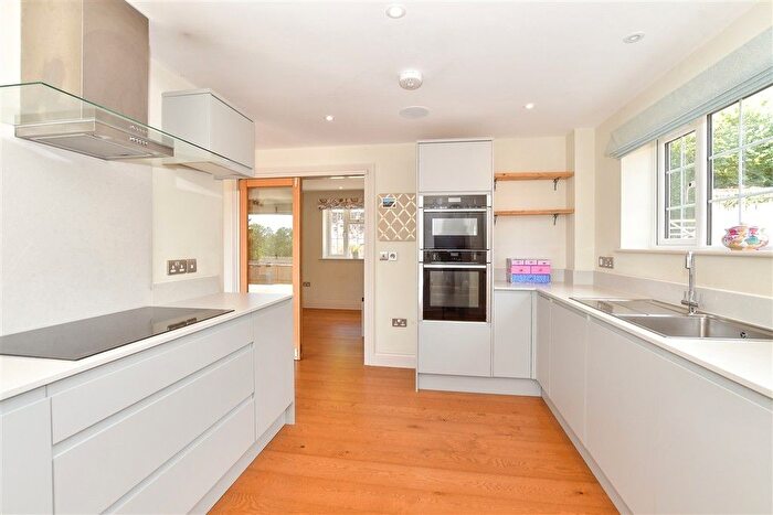 4 Bedroom Detached House For Sale In School House Lane, Horsmonden, Tonbridge, Kent, TN12