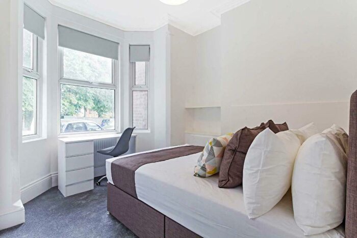 5 Bedroom Terraced House To Rent In Bentinck Road, Nottingham, NG7