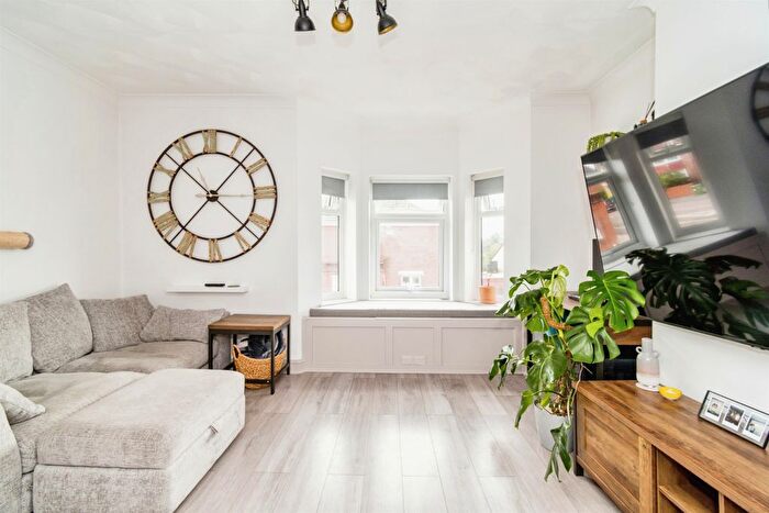 2 Bedroom Flat To Rent In Malmesbury Road, Shirley, Southampton, SO15