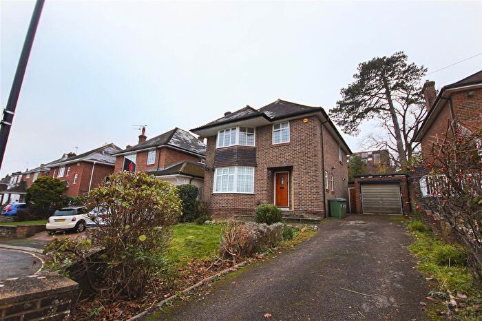 3 Bedroom Detached House To Rent In Denbigh Gardens, Southampton, SO16