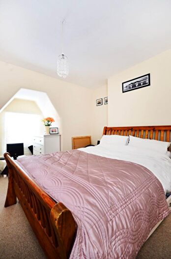 2 Bedroom Flat To Rent In Alexandra Park Road, Alexandra Park, London, N22