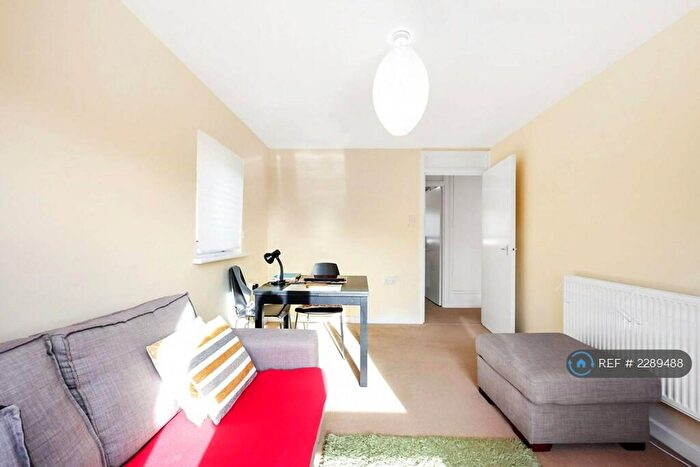 1 Bedroom Flat To Rent In Renfrew Close, London, E6