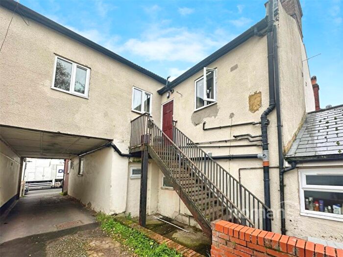 3 Bedroom Apartment For Sale In Grosvenor Road, Aldershot, Hampshire, GU11