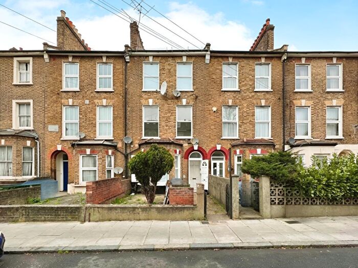2 Bedroom Flat To Rent In Belfort Road, London, SE15