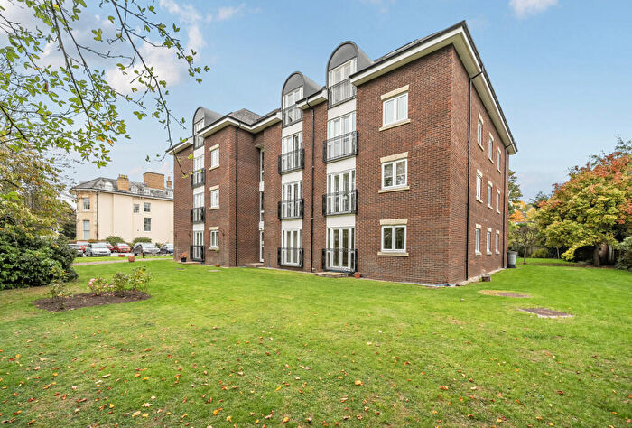 2 Bedroom Apartment For Sale In Lansdown Road, Cheltenham, Gloucestershire, GL51