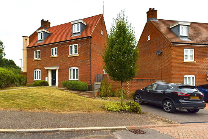 5 Bedroom Detached House For Sale In Shearwater Road, Hemel Hempstead, HP3