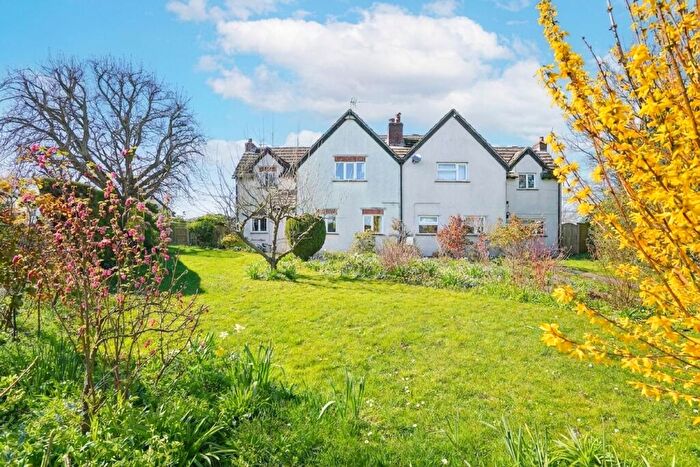 3 Bedroom Semi Detached House For Sale In Reading Road, West Hendred, OX12