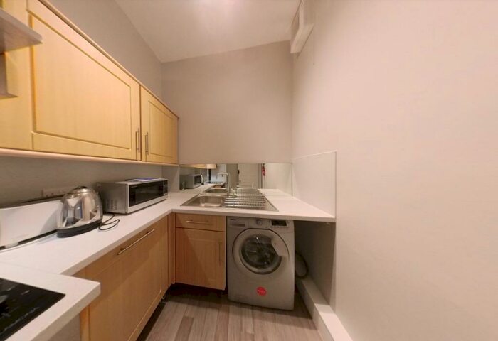 2 Bedroom Flat To Rent In Cathcart Place, Dalry, Edinburgh, EH11